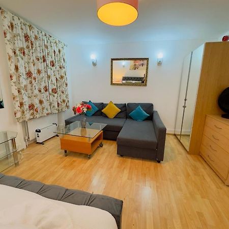 Bright Budget Studio Apartment In Central Londýn Exteriér fotografie