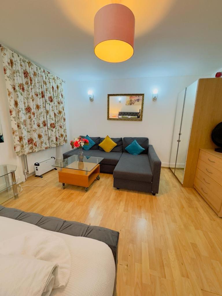 Bright Budget Studio Apartment In Central Londýn Exteriér fotografie